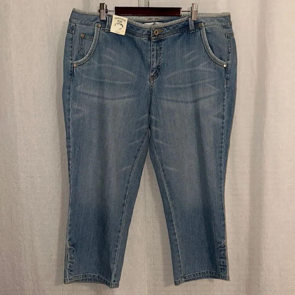 Canyon River Blues 16 Arles Crop Capri Light Wash Denim Side Snap